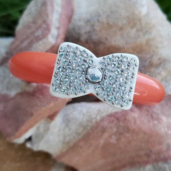 Authentic Marc Jacob Acrylic Peach Sorbet Rhinestone Bow Acrylic Bangle Bracelet - Picture 8 of 15